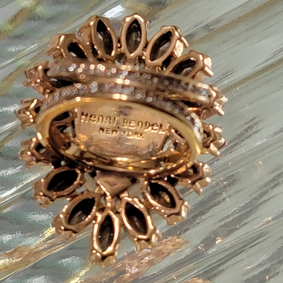 Henri Bendel Rose Gold Tone Pink Rhinestone Cocktail Ring Size 6.5 - Picture 5 of 8